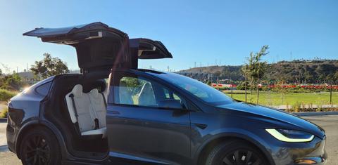 Tesla Model X 2022