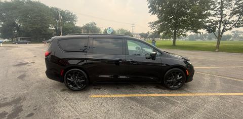 Chrysler Pacifica 2025