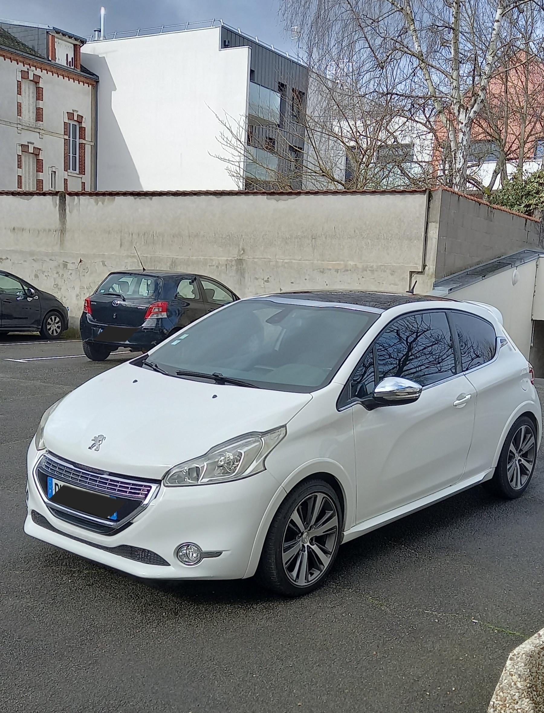 Peugeot 208 2014 à Orléans