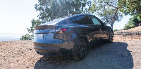 Tesla Model Y 2024