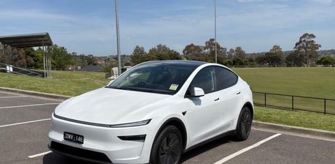 Tesla MODEL Y 2025