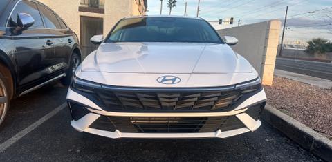 Hyundai Elantra 2024