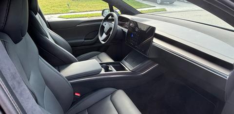 Tesla Model X 2023