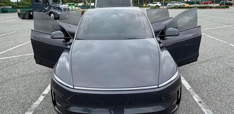 Tesla Model Y 2026