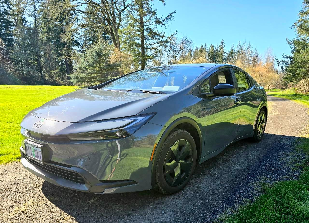 Toyota Prius 2026 in Portland, OR