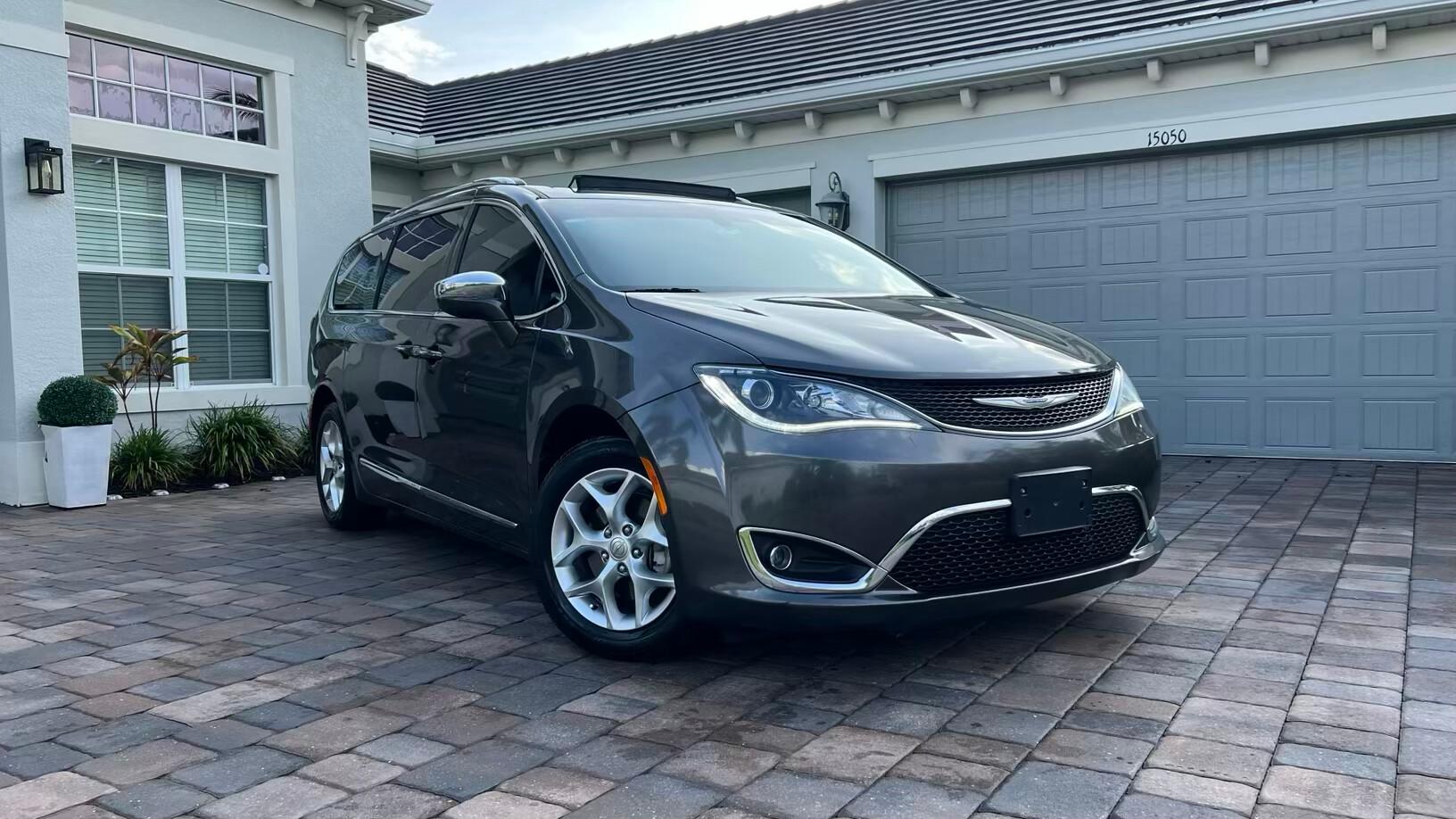 Chrysler Pacifica 2020 in Fort Myers, FL