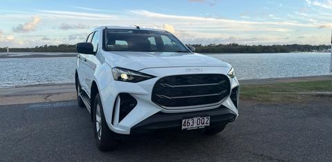 Isuzu MU-X 2025