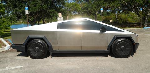 Tesla Cybertruck 2024