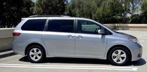 Toyota Sienna 2016