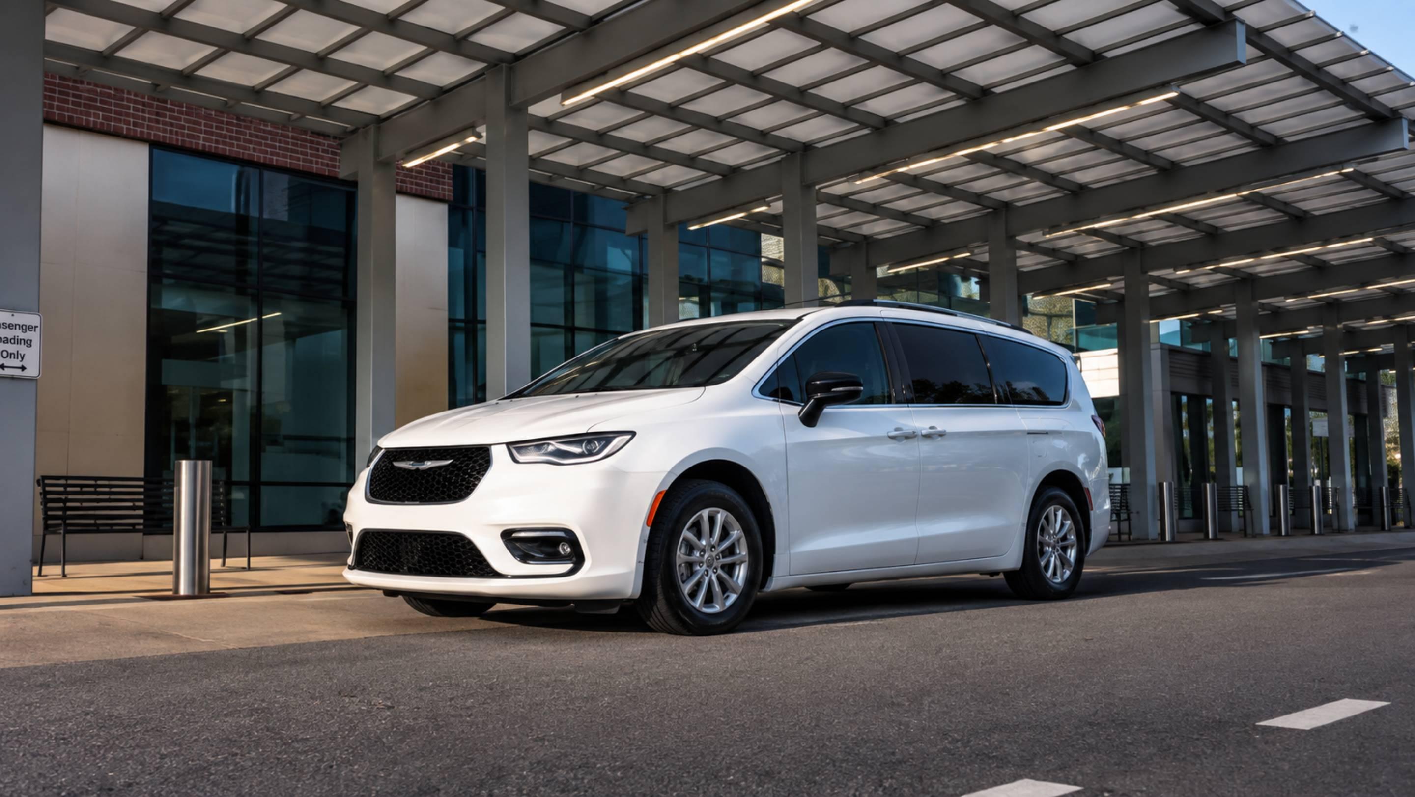 Chrysler Pacifica 2024 in Canal Winchester, OH