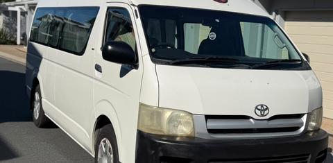 Toyota HIACE 2015