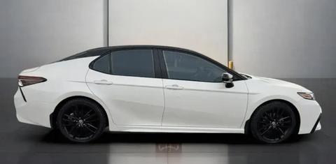 Toyota Camry Hybrid 2022