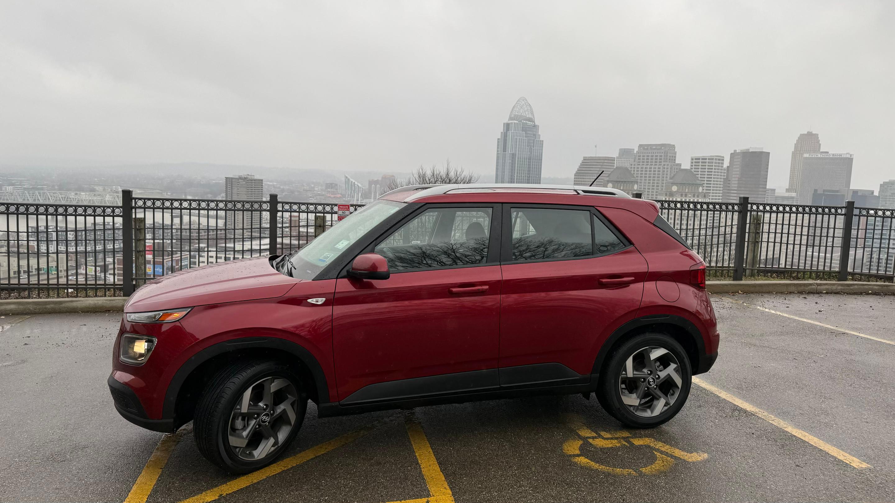 Hyundai Venue 2024 in Cincinnati, OH