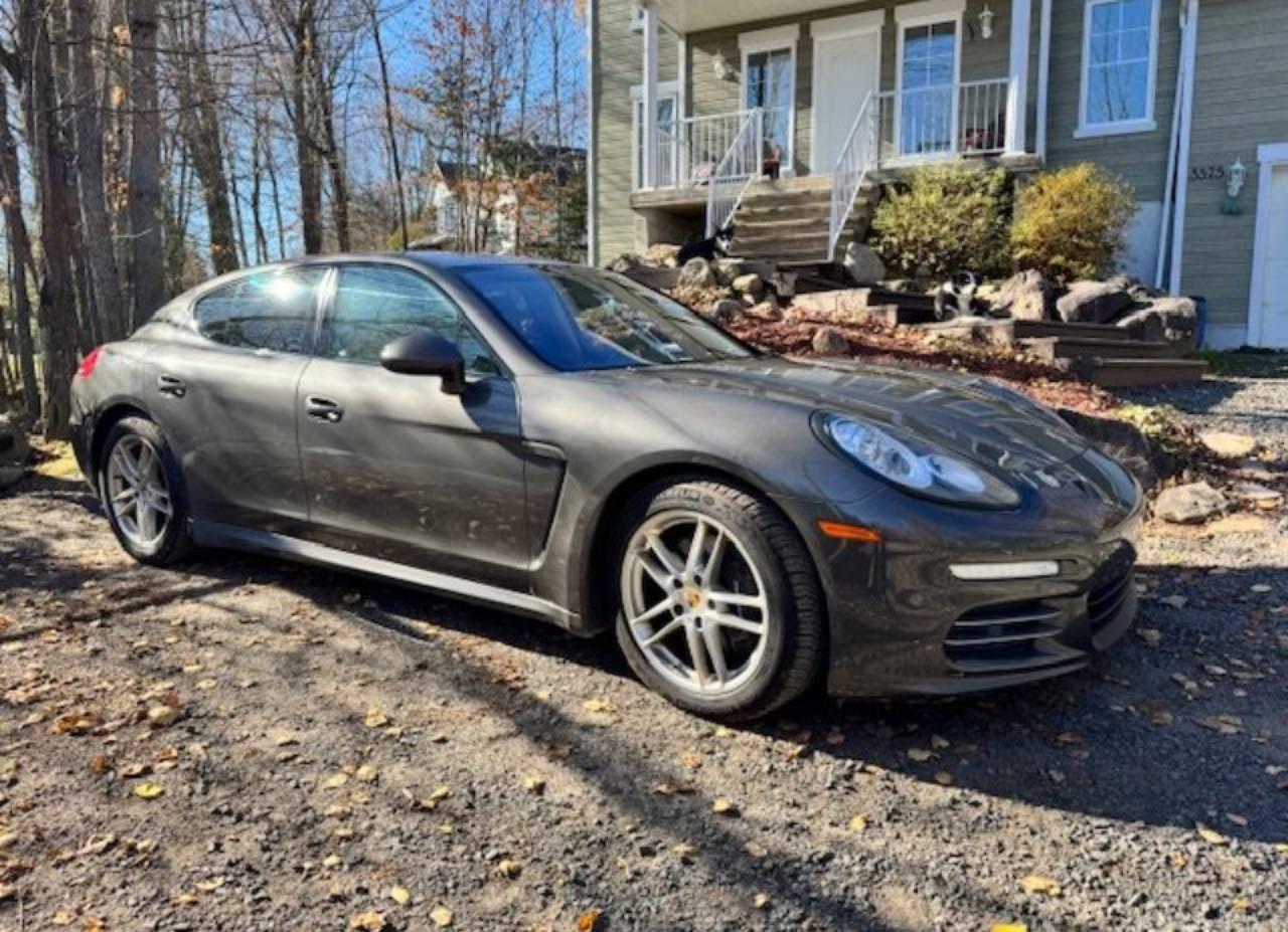 Porsche Panamera 2016 à 