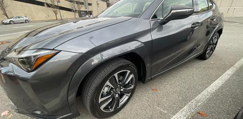Lexus UX 2024