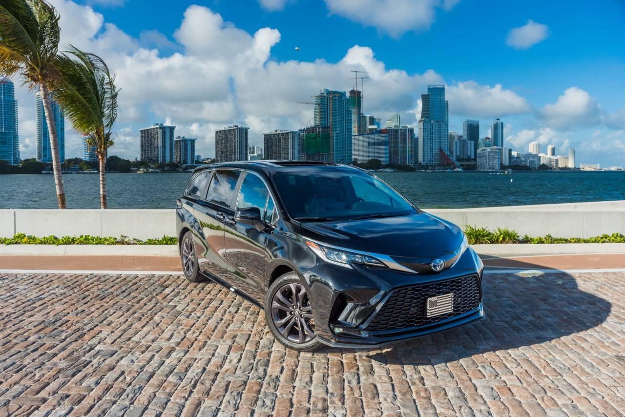 Toyota Sienna 2024 in Miami, FL