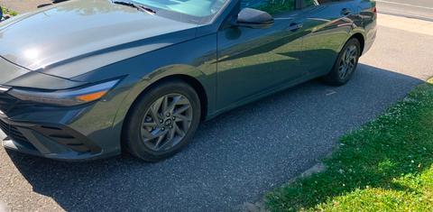 Hyundai Elantra 2024