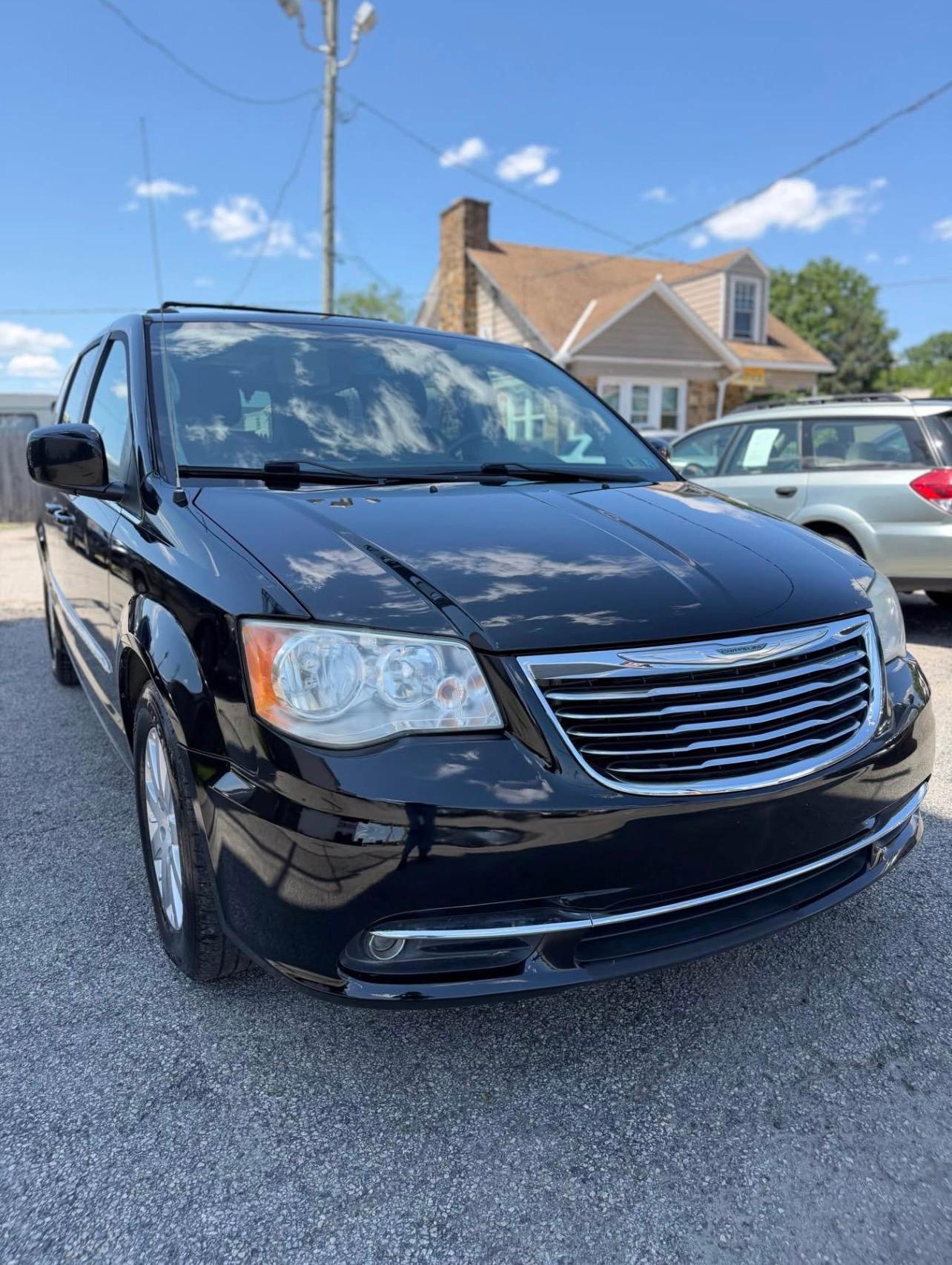 Chrysler Town & Country 2014 in Middletown, DE