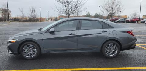 Hyundai Elantra 2024