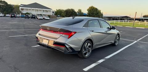 Hyundai Elantra Hybrid 2024