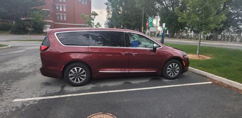 Chrysler Pacifica 2023