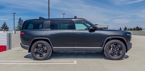 Rivian R1S 2024
