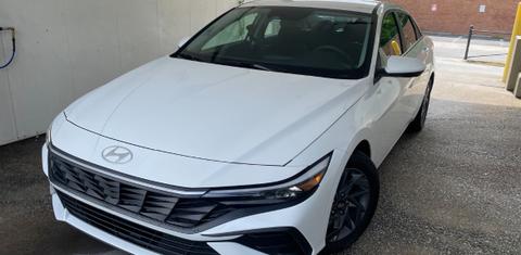 Hyundai Elantra 2024