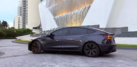 Tesla Model 3 2024