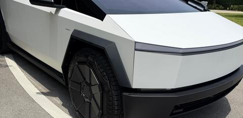 Tesla Cybertruck 2026