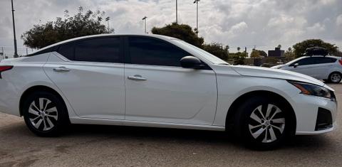 Nissan Altima 2025