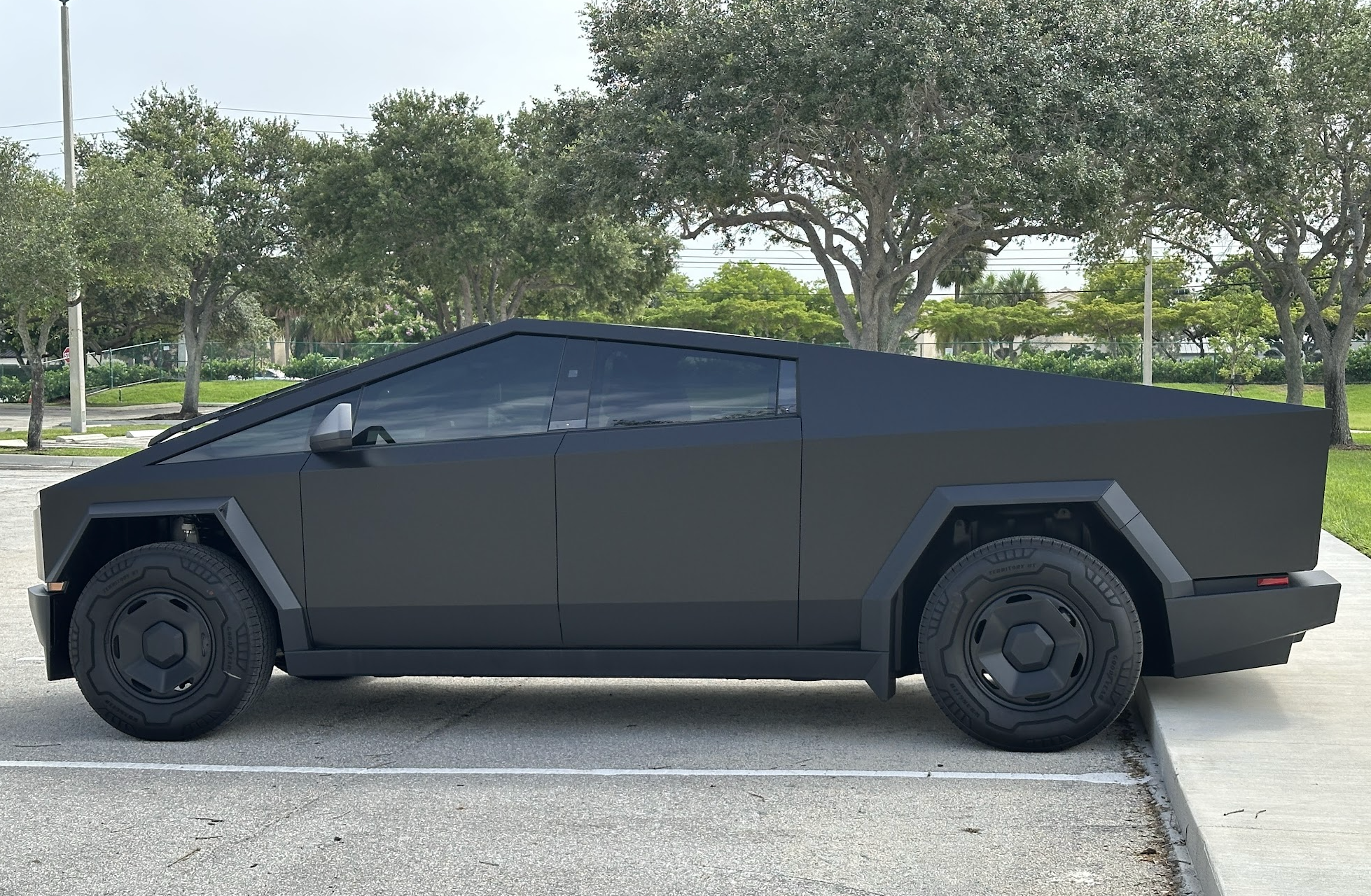 Tesla Cybertruck 2026 in Miramar, FL