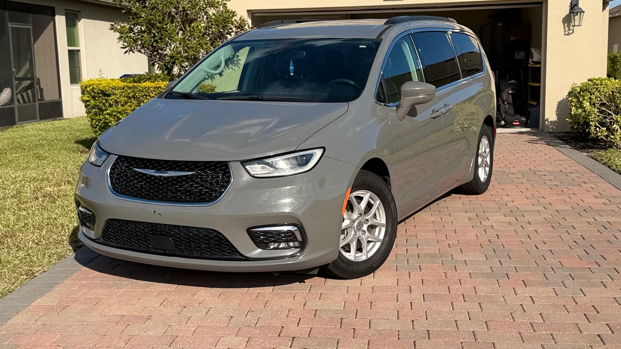 Chrysler Pacifica 2022 in 