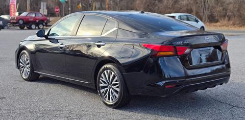 Nissan Altima 2025