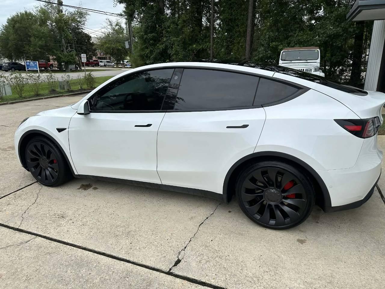 Tesla Model Y 2022 in New Orleans, LA