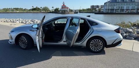 Hyundai Sonata Hybrid 2024