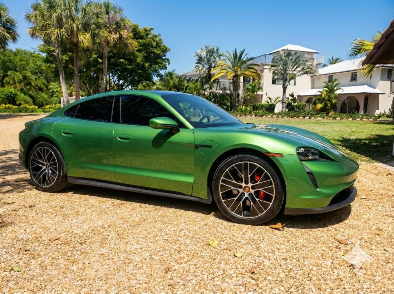 Porsche Taycan 2022 in Tequesta, FL