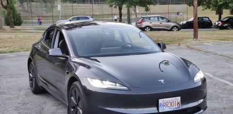 Tesla Model 3 2024