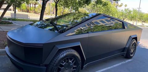 Tesla Cybertruck 2025