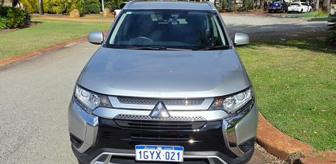 Mitsubishi OUTLANDER 2020
