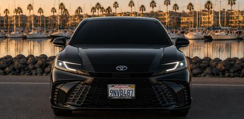 Toyota Camry Hybrid 2025