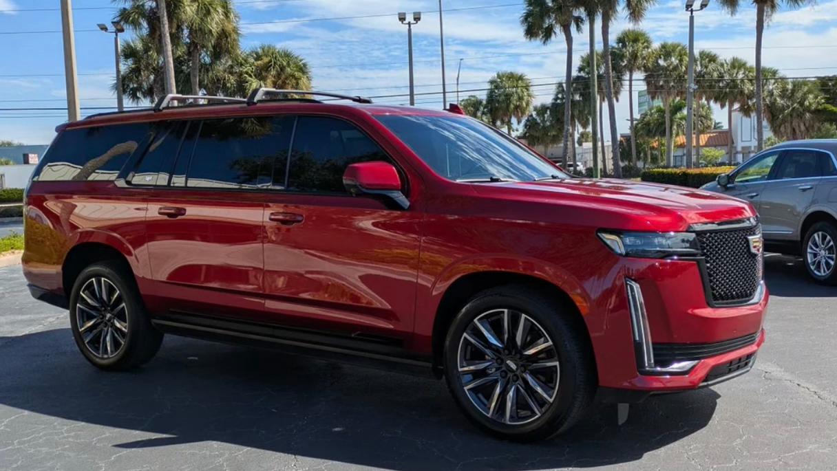 Cadillac Escalade ESV 2022 in 