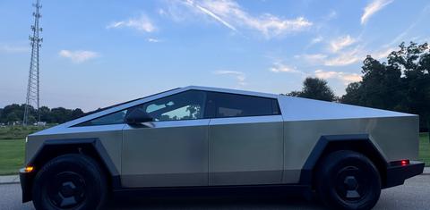 Tesla Cybertruck 2026