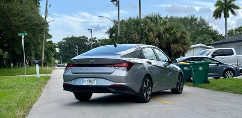 Hyundai Elantra 2023