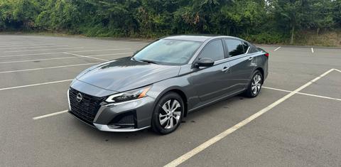 Nissan Altima 2025