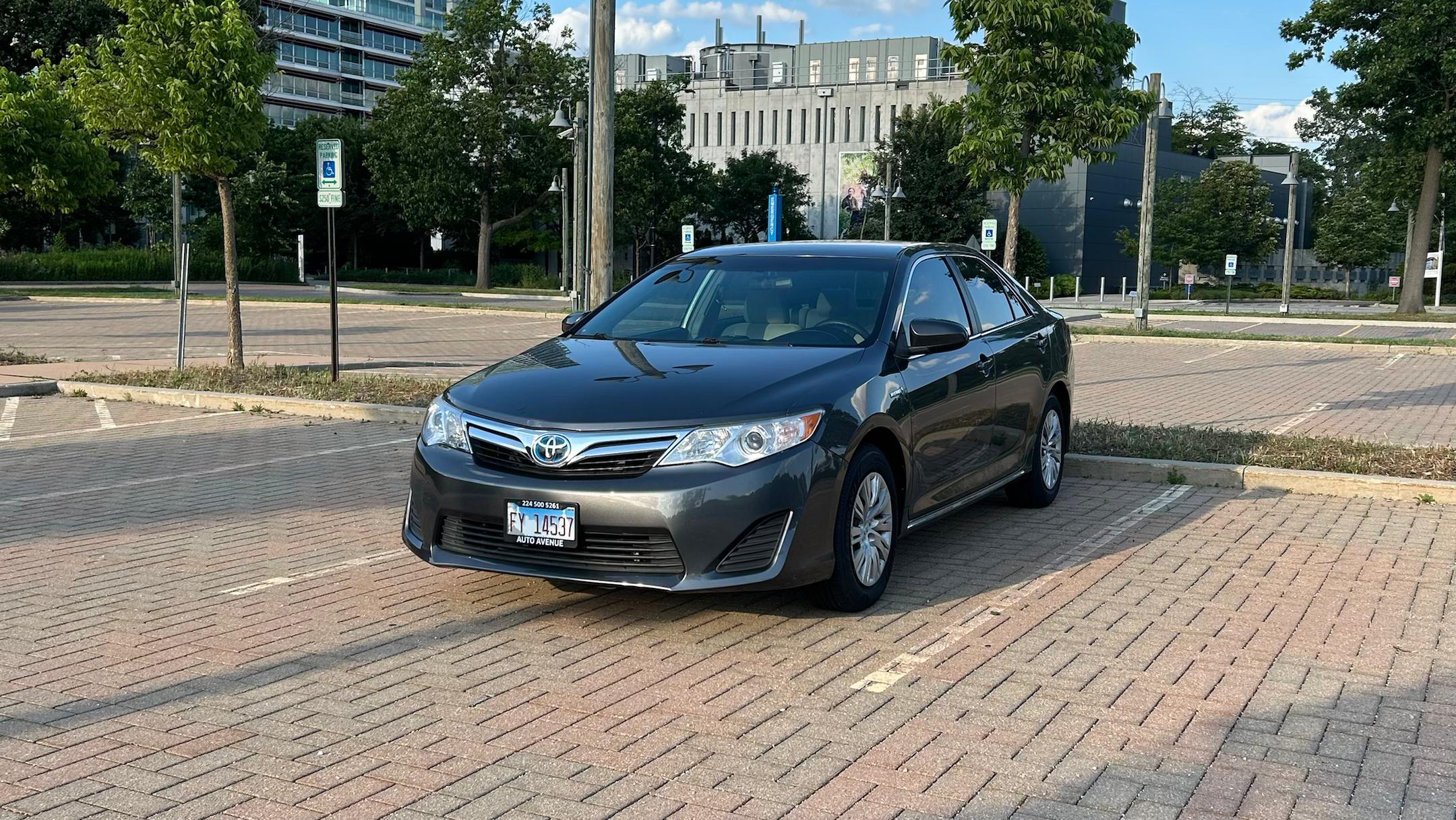 Toyota Camry Hybrid 2014 in Skokie, IL