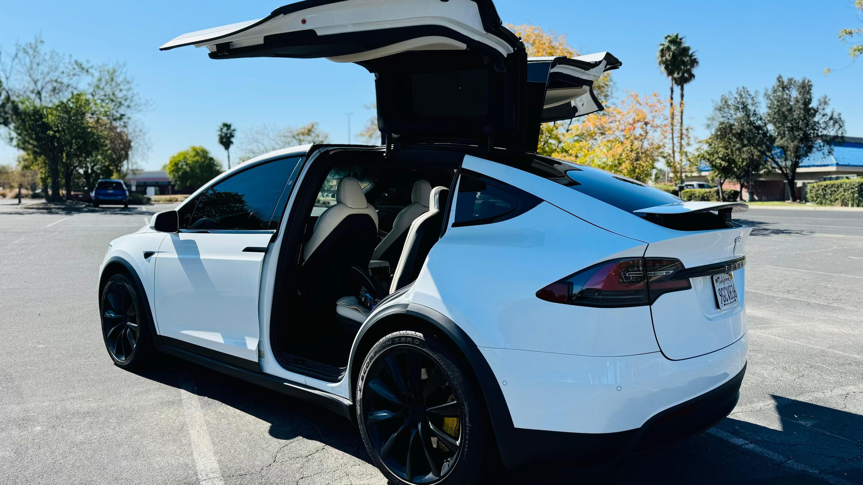 Tesla Model X 2020 in 