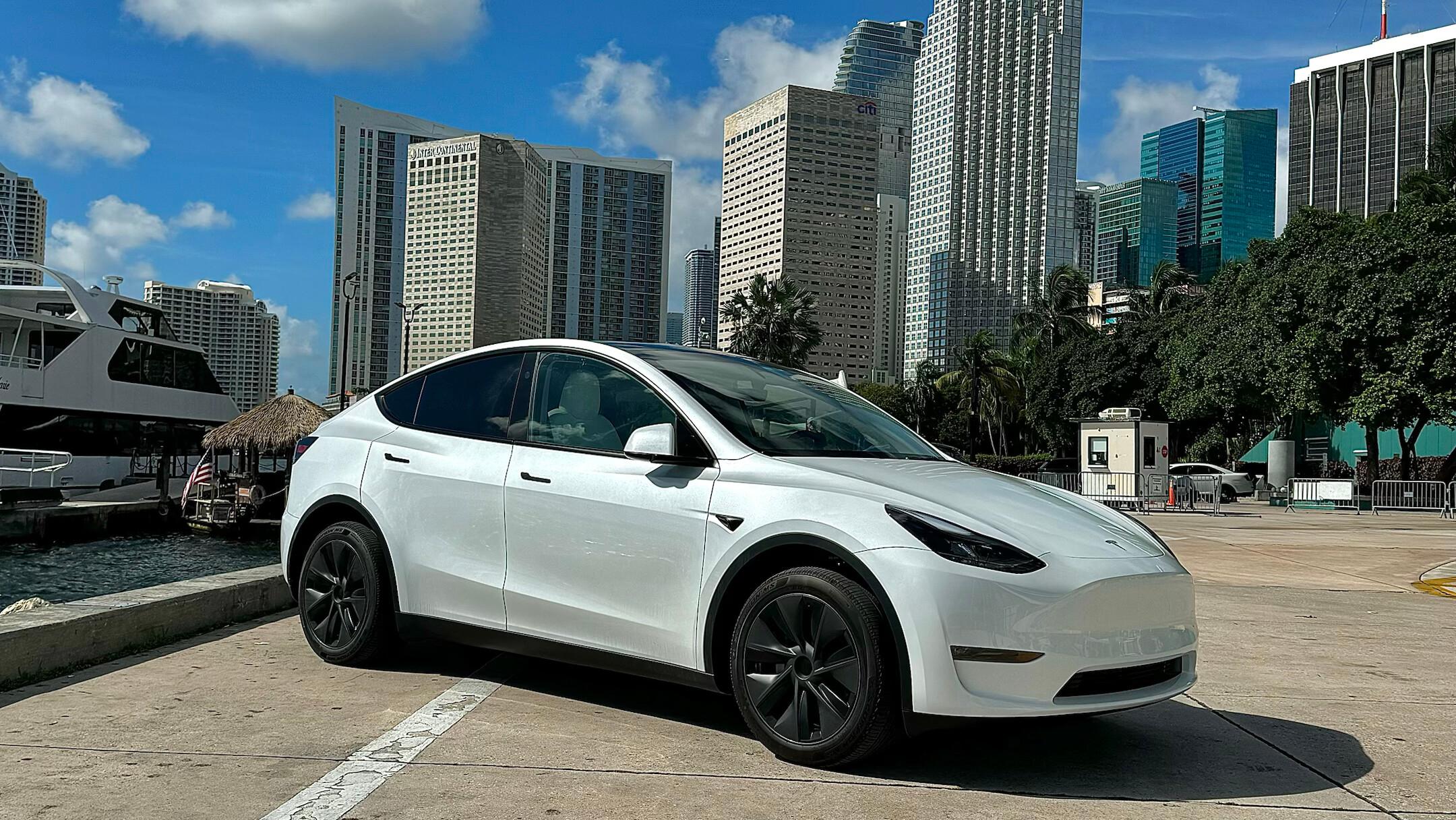 Tesla Model Y 2024 in Miami, FL
