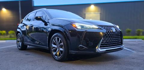 Lexus UX 2024