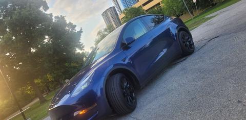 Tesla Model Y 2024