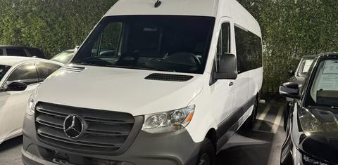 Mercedes-Benz Sprinter 2025